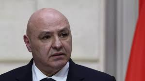 عون يتهم «حزب الله» بـ«الخيانة»