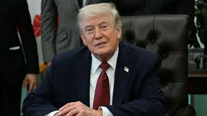 ترمب: إيران تنهار وتريد فتحاً سريعاً لـ«هرمز»