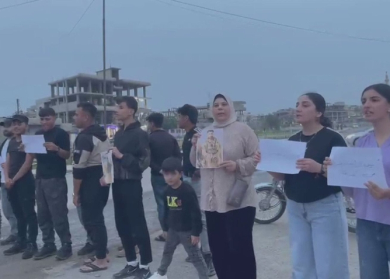Li Rojavayê Kurdistanê ji bo berdana dîlan xwenîşandan hatin lidarxistin