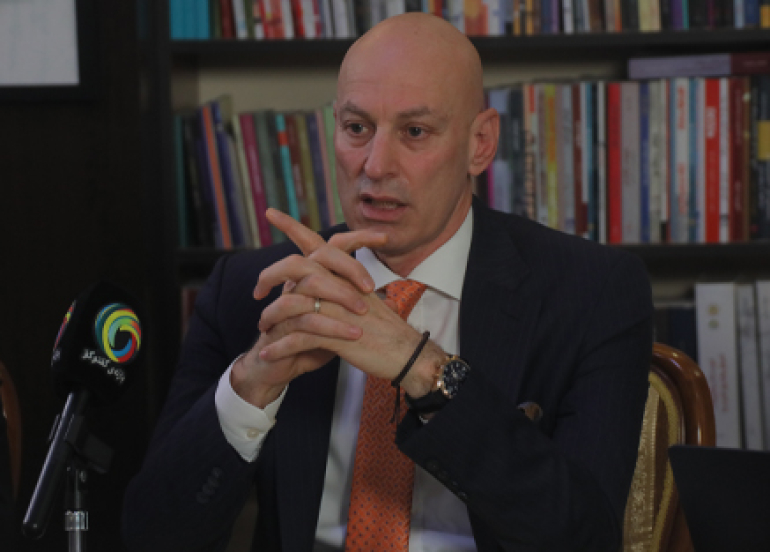 حەمدی شەنگالی  جێگری بەڕێوەبەری كۆمپانیای سۆمۆ :     عەقڵییەتێكی سیاسی  لە بەغدا دەیەوێت بە هەر نرخێك بێت مێژوو بۆ دواوە بگێڕێتەوە و دەسەڵاتە دەستوورییەكانی هەرێم  زەوت بكات