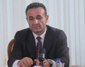 عیماد تەها مزووری ئەندامی بازنەی گفتوگۆ:     جیهان كەوتووەتە ناو شەڕێكی قورسی وزە و بازرگانی و بەرزكردنەوەی بێوێنەی باجە گومرگییەكان