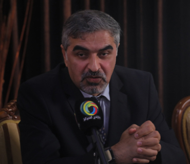 كەریم پەرویزی  سیاسەتمەدار و چاودێری سیاسی:     نەبوونی یاسایەكی نەوت و گازی هاوچەرخ لە عێراقدا گەورەترین بەربەستە لەبەردەم بونیادنانی نیشتمان و ڕاكێشانی كۆمپانیا گەورەكانی جیهانی بۆ ناو ئابووریی هەرێمی كوردستان