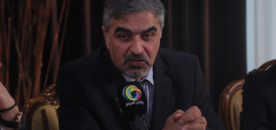 كەریم پەرویزی  سیاسەتمەدار و چاودێری سیاسی:     نەبوونی یاسایەكی نەوت و گازی هاوچەرخ لە عێراقدا گەورەترین بەربەستە لەبەردەم بونیادنانی نیشتمان و ڕاكێشانی كۆمپانیا گەورەكانی جیهانی بۆ ناو ئابووریی هەرێمی كوردستان