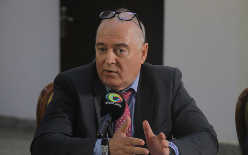 هەڤاڵ عەبدولحافز مایی  بەڕێوەبەری گشتیی پێشووی وەزارەتی سامانە سرووشتییەكان:     هەرێمی كوردستان خاوەنی (٤٥) ملیار بەرمیل یەدەگی نەوتە، كە دەكاتە چواردە پۆینت سێی كۆی گشتیی یەدەگی عێراق