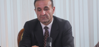 Îmad Teha Mizûrî, endamê Bazneya Guftûgoyê: Cîhan ketiye nava şerekî giran ê enerjî û bazirganiyê û bilindkirina bêwêne ya bacên gumrikê.