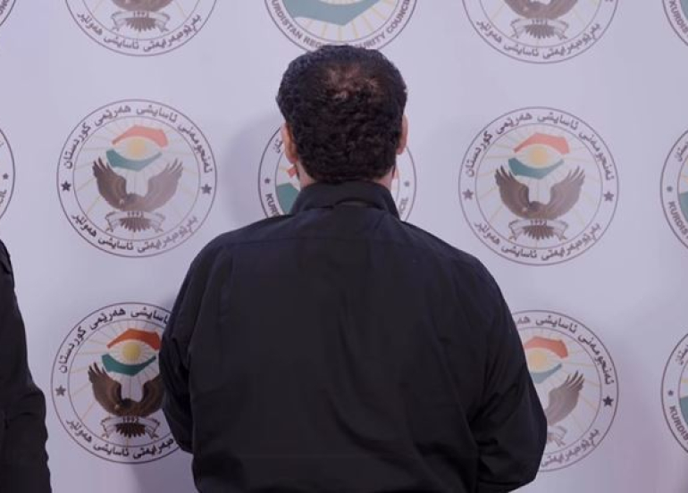 آسايش أربيل تعتقل شخصاً بحوزته أسلحة ورمانات يدوية