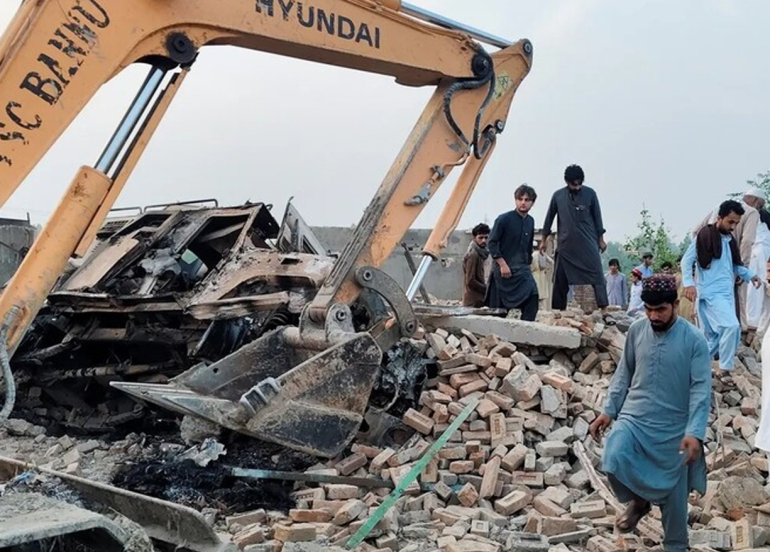 Pakistan: Di teqînekê de 12 polîs hatin kuştin