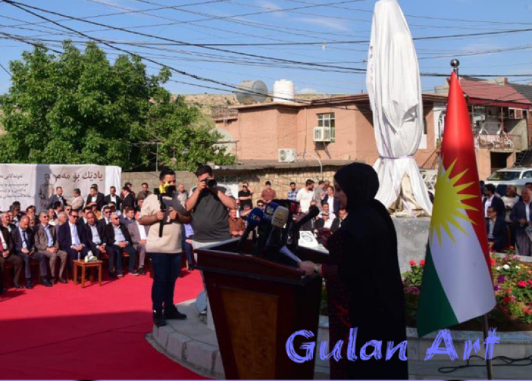 پەردە لەسەر پەیکەری چیرۆکنووس (مەم) لادرا