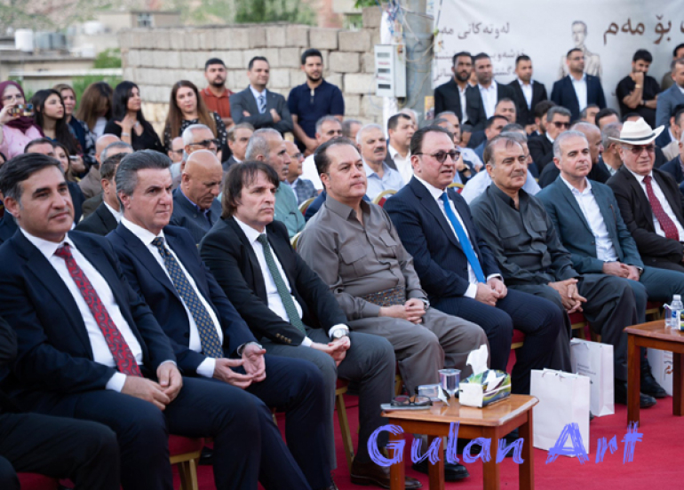 پەردە لەسەر پەیکەری چیرۆکنووس (مەم) لادرا