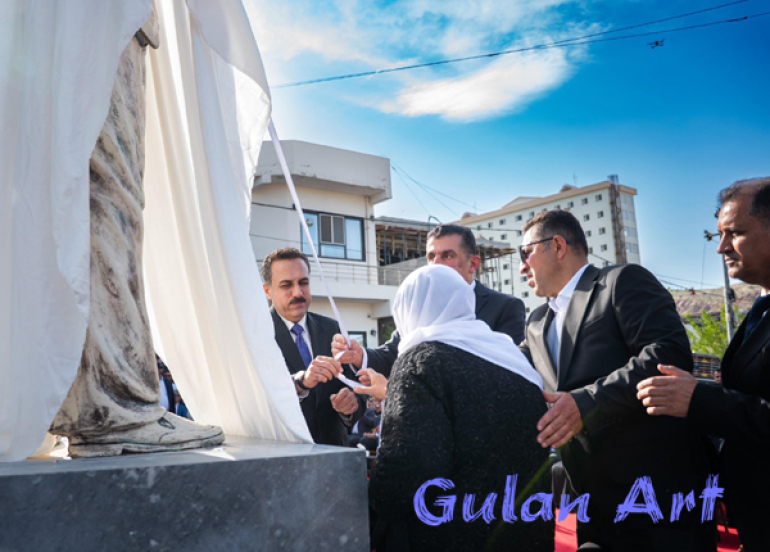 پەردە لەسەر پەیکەری چیرۆکنووس (مەم) لادرا