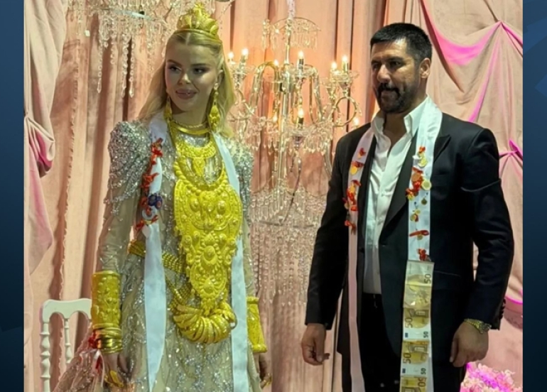 Di nîşana karsazê Wanî de bi kîloyan zêr bi bûkê ve hatin kirin