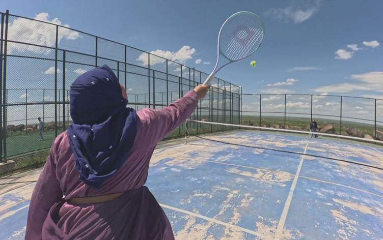 Jina Qerejdaxî bangî Hulya Avşarê kir: Were em bilîzin
