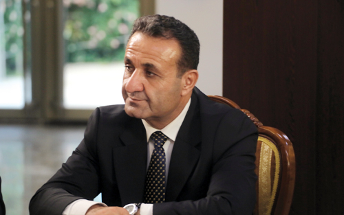 Îmad Teha, Endamê Bazneya Gotûbêjê: Destûra Iraqê li ser bingeha wan lîktêgehiştin û rêkeftinan hatî ye avakirin ku aliyên opozîsyonê di sala 2002an de li Londonê îmze kiribûn