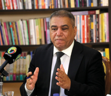 قازی ڕەحیم حەسەن ئەلعگێلی سەرۆكی پێشووتری دەستەی دەستپاكی لە كۆماری عێراق: ئێمە لە دەوڵەتێكدا دەژین تەنیا بە ناو فیدڕاڵییە و لە واقیعدا بە عەقڵییەتی ناوەندگەرای سەردەمی دیكتاتۆری بەڕێوە دەبرێت