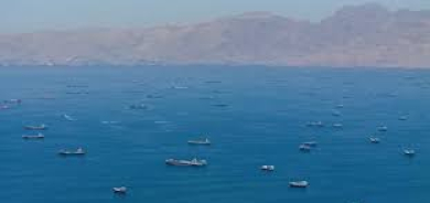 حصار «هرمز» مستمر... وخلاف على الرسوم