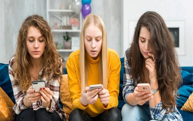 کاریگەریی سۆشیال میدیا لەسەر نەوجەوانان