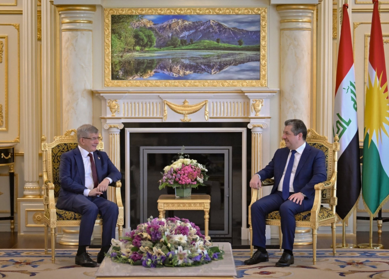 Mesrûr Barzanî pêşwazî li Ahmet Davutoglu kir