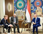 العليمي: السلام يبدأ باستعادة الدولة لا تقاسمها مع الحوثيين
