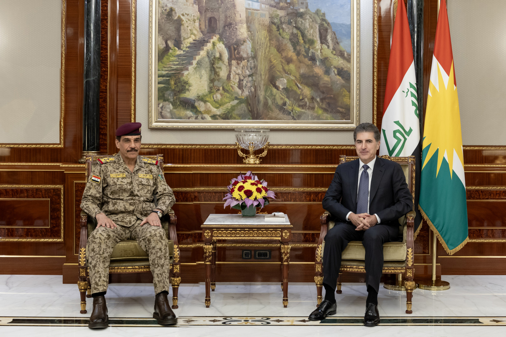 سەرۆکی هەرێمی کوردستان، پێشوازیی لە شاندێکی باڵای سەربازیی عێراق بە سەرۆکایەتیی فەریقی یەکەمی ڕوکن بەڕێز عەبدولئەمیر ڕەشید یارەڵڵا، سوپاسالاری عێراق، کرد.