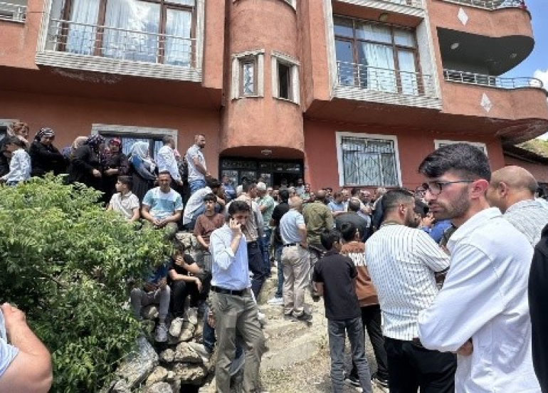 Li Şemzînanê çawîşekî pispor malbata xezûrê xwe qetil kir: 4 kes hatin kuştin, kesek jî birîndar e