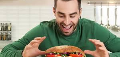 لماذا لا نشعر بالشبع أحياناً رغم الأكل؟