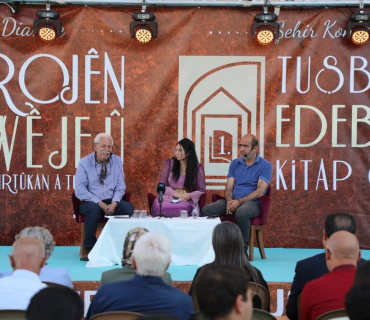 Di Rojên Edebiyat û Pirtûkan a Tuşbayê de roja duyemîn gelekî geş bû