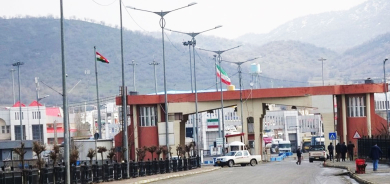 بعد توقف دام يومين.. استئناف العمل في منفذ باشماخ الحدودي مع إيران