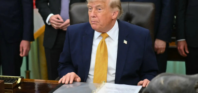 Senatoya Amerîkayê desthilatên şer ên Trump sînordar kirin