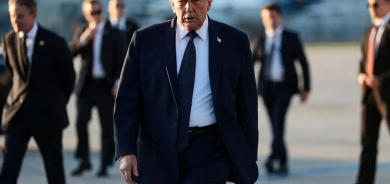 Trump: Em dê bi 12 milyar dolarên Îranê genim û soyayê bifiroşin wan