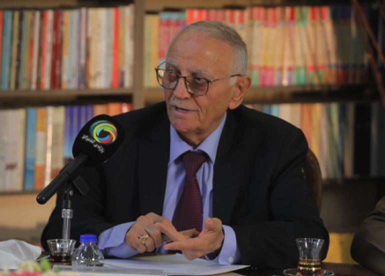 یۆنادم یووسف كەننا   سیاسەتمەدار و چاودێری سیاسی:     لێكدووركەوتنەوەی هێزەكان قەیران دەخوڵقێنێت، بەڵام تەبایی و یەكڕیزی بووژانەوە و ئایندە بۆ گەلەكەمان دەگێڕێتەوە