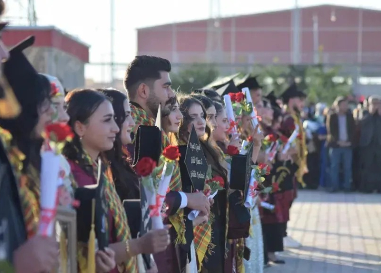 Şêniyan xwest bawernameyên peymangeh û zanîngehên Rojava werin qebûlkirin