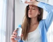 7 علامات تكشف أن جسمك لا يحصل على ما يكفي من الماء