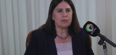 نیشتمان كەمال  ئەندامی مەكتەبی سیاسیی حزبی زەحمەتكێشانی كوردستان:     هەرێمی كوردستان موڵكی تایبەتی هیچ لایەن و دەستەبژێرێك نییە، بەڵكو نیشتمانی هەمووانە و لە ئەگەری هەر شكستێكدا نەتەوەكەمان دەبێتە قوربانی