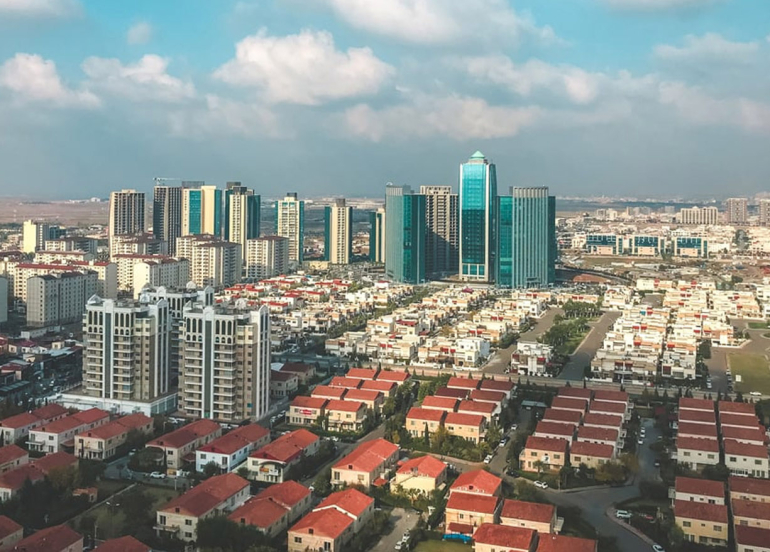 أربيل تستعد لمشاريع استثمارية كبرى.. برج يتجاوز ارتفاعه 450 متراً ومنتجع سياحي ضخم في كومسبان