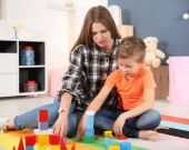 لماذا يصيب التوحد الأولاد أكثر من البنات؟