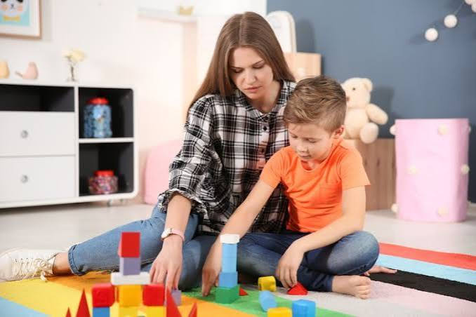 لماذا يصيب التوحد الأولاد أكثر من البنات؟