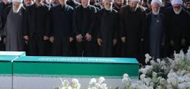 موكب تشييع خامنئي يجوب طهران وسط دعوات للثأر من ترمب