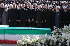 موكب تشييع خامنئي يجوب طهران وسط دعوات للثأر من ترمب