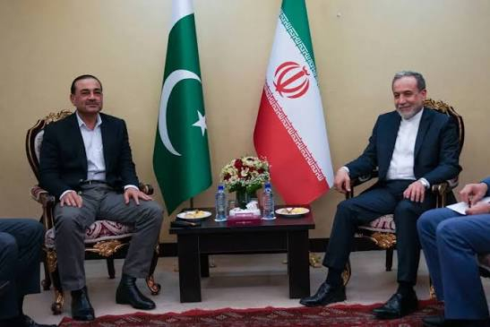 وساطة تُعيد واشنطن وطهران إلى الحوار