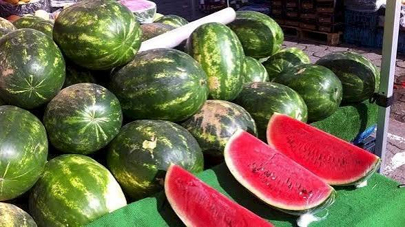 15 طعاماً قد تبقي جسمك رطباً إلى جانب شرب الماء