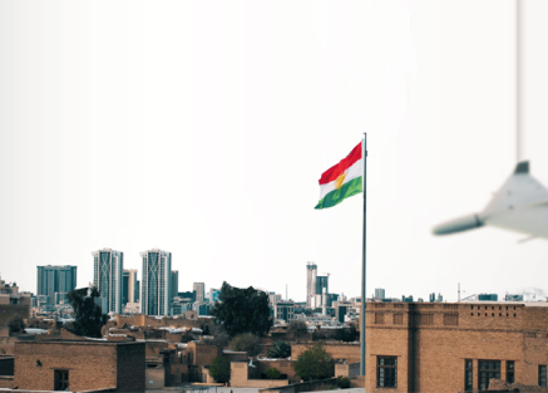 Êrîşên li ser Herêma Kurdistanê di sala 2026an de... Di navbera 28ê Şubatê û 20ê Nîsanê de, Herêma Kurdistanê rûbirûyî 809 êrîşên leşkerî bûye, ku ji 701 êrîşên dironan û 108 êrîşên mûşekan pêk hatine.