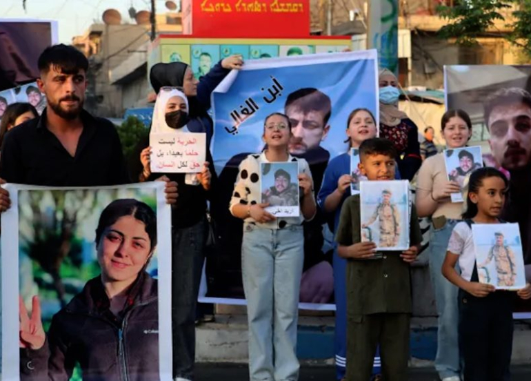 Li Qamişloyê malbatên dîlgirtiyan daxwaza berdana zarokên xwe kirin