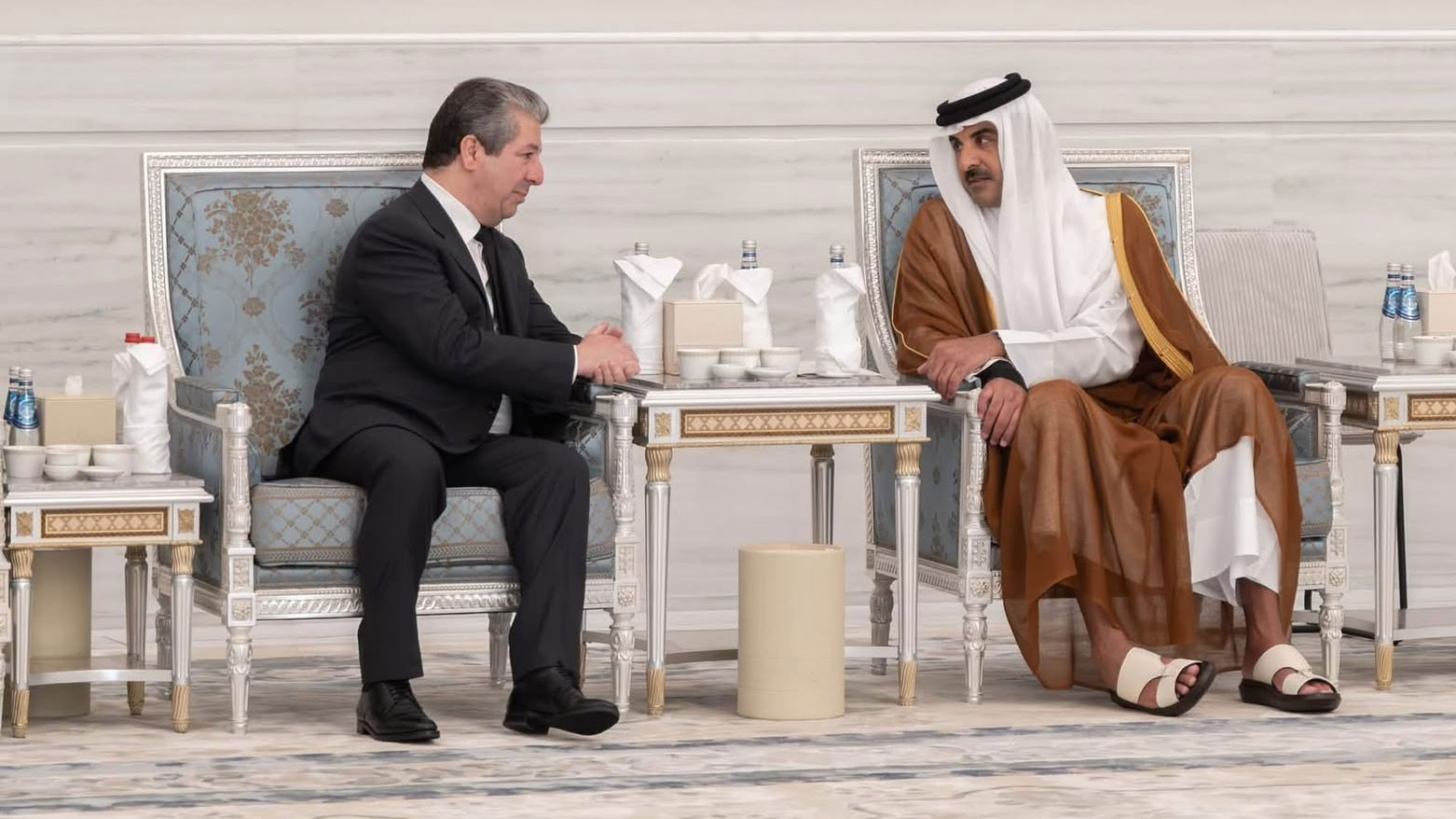 رئيس حكومة إقليم كوردستان يقدّم واجب العزاء في وفاة أمير دولة قطر السابق