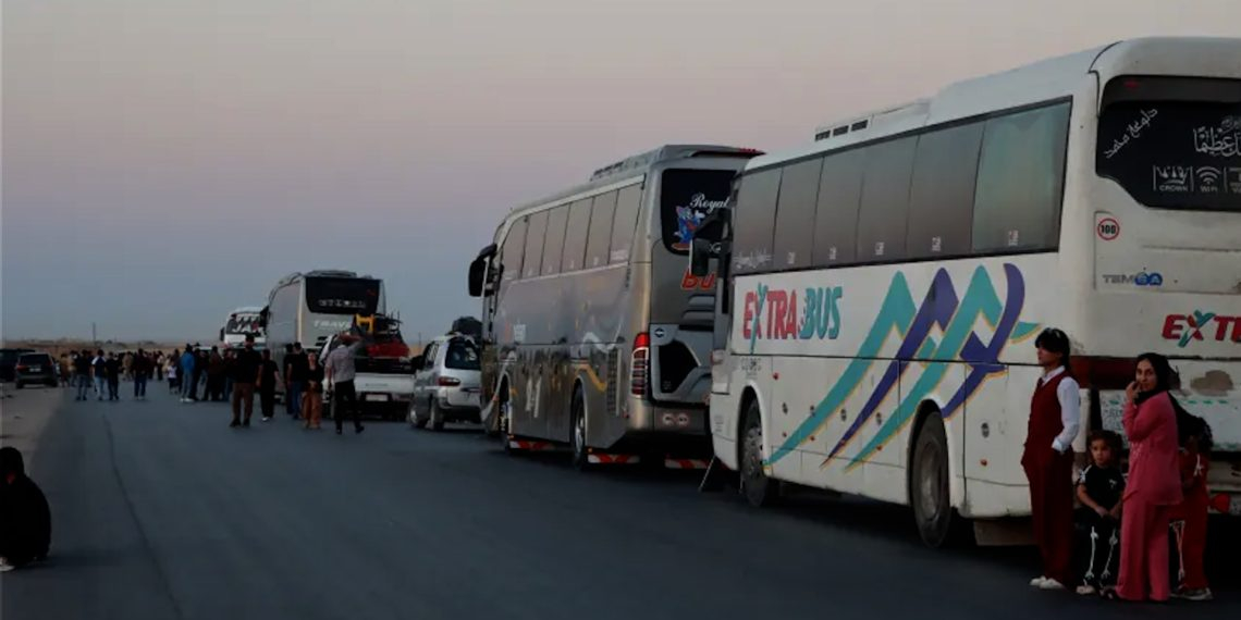 Beşeke din ji koçberên Efrîn ber bi warê xwe bi rê ketin