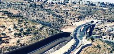 إسرائيل تعمق الفصل مع الفلسطينيين شبكة طرق استيطانية في الضفة