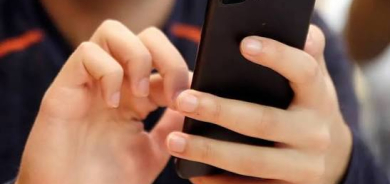 كيف يمكن تخفيف ألم الإبهام بسبب الكتابة والتصفح على الهاتف؟