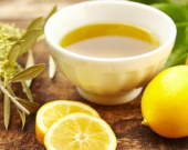 جرعة زيت الزيتون والليمون... أفضل توقيت لتناولها وفوائدها المحتملة