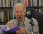 شەوكەوت مەلا سمایل  سیاسەتمەدار و پێشمەرگەی دێرین:     كاتێك نەتەوە خاوەنی دەوڵەتی سەربەخۆ نەبێت، زمان وەك هێما دەبێتە نیشتمان