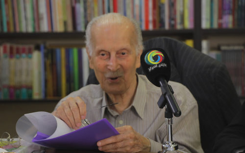شەوكەوت مەلا سمایل  سیاسەتمەدار و پێشمەرگەی دێرین:     كاتێك نەتەوە خاوەنی دەوڵەتی سەربەخۆ نەبێت، زمان وەك هێما دەبێتە نیشتمان