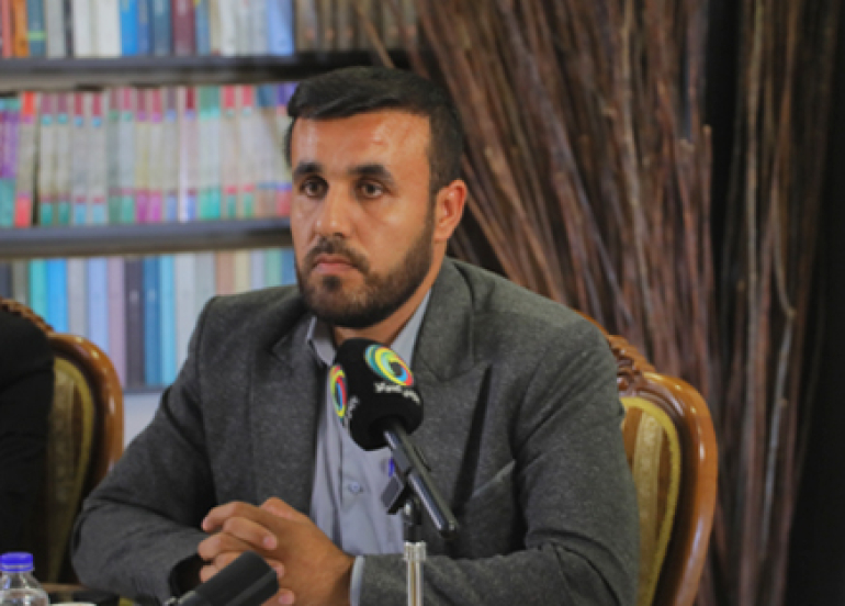 لوقمان عەزیز  بەرپرسی ڕاگەیاندنی مەڵبەندی هەولێری كۆمەڵی دادگەری كوردستان:     نەتەوە بیروباوەڕ و ئایین نییە بەڵكو دۆخێكی سرووشتی و ئیرادەی خواییە لە دروستكردنی مرۆڤەكاندا